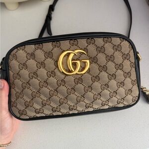 Gucci Women's Tan and Black Crossbody Bag